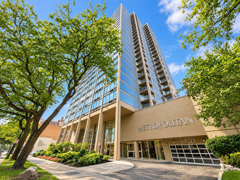 5320 N Sheridan Road Chicago IL 60640