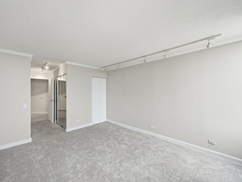5320 N Sheridan Road Chicago IL 60640