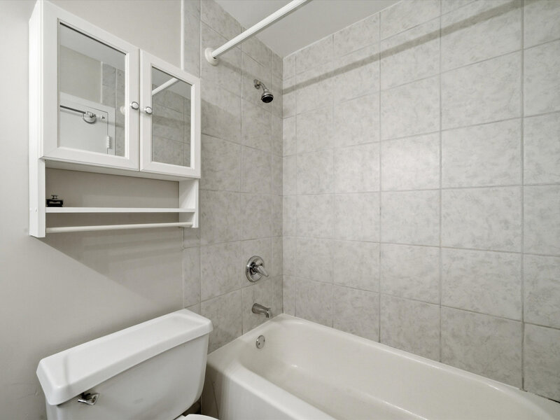 5320 N Sheridan Road Chicago IL 60640
