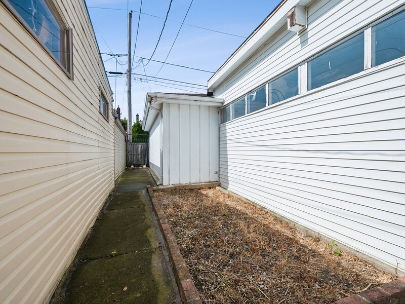 6118 N Kimball Avenue Chicago IL 60659