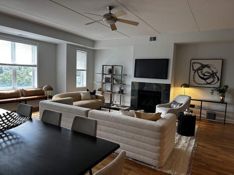 2618 W Diversey Avenue Chicago IL 60647