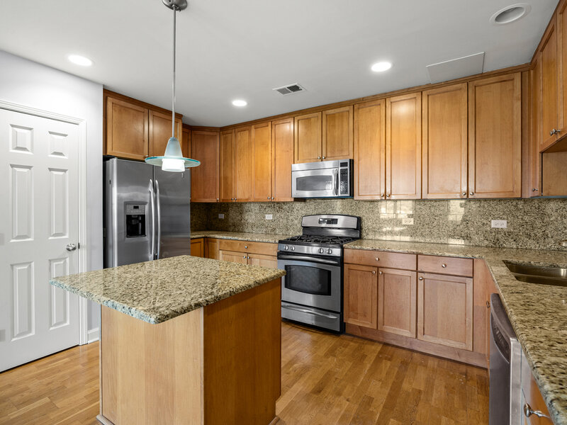 2618 W Diversey Avenue Chicago IL 60647