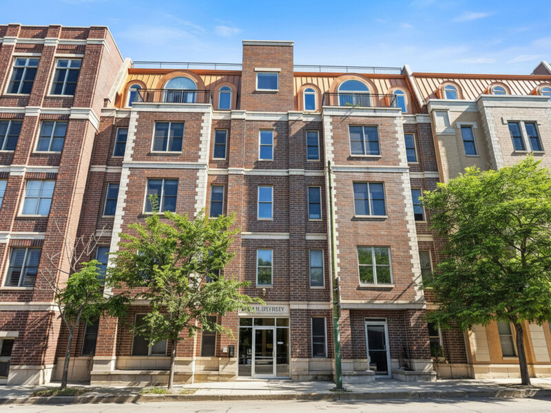 2618 W Diversey Avenue Chicago IL 60647