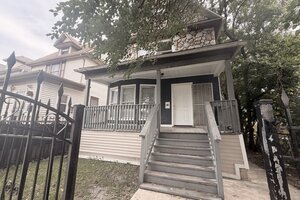 Photo of 645 N Leamington Avenue Chicago IL 60644
