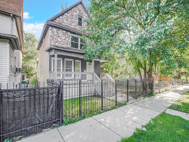 645 N Leamington Avenue Chicago IL 60644