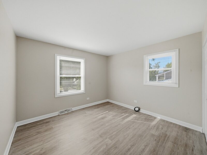 9338 Oak Street Orland Park IL 60462