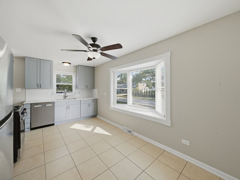 9338 Oak Street Orland Park IL 60462