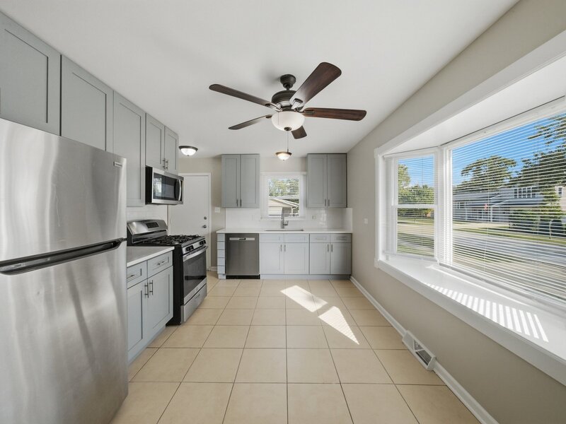 9338 Oak Street Orland Park IL 60462