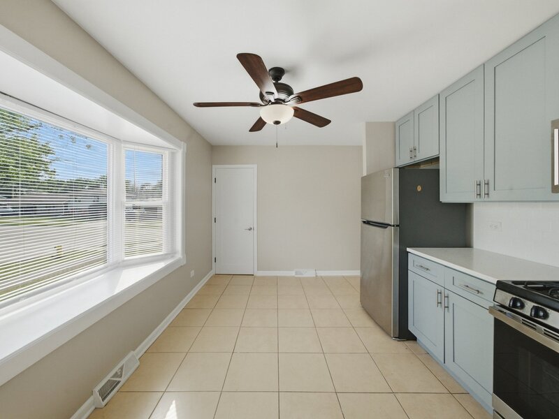9338 Oak Street Orland Park IL 60462