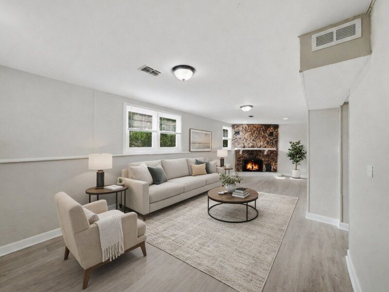 9338 Oak Street Orland Park IL 60462