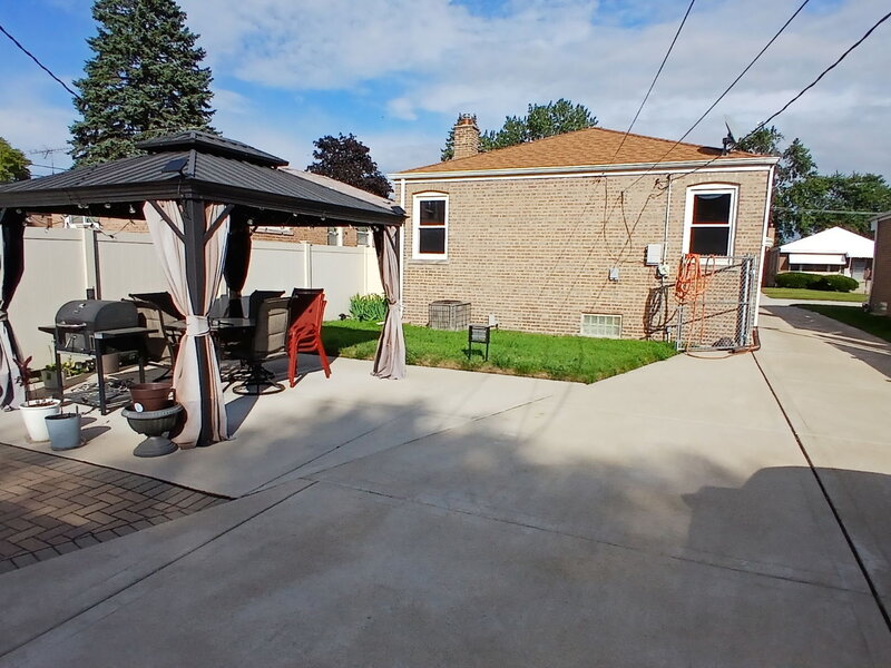 14508 S Saginaw Avenue Burnham IL 60633