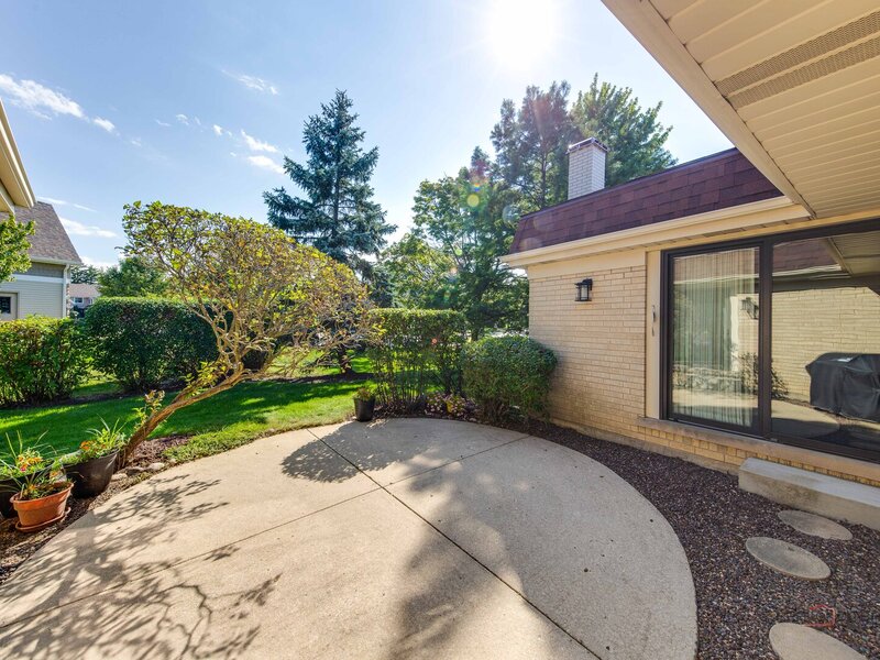 2457 Seville Circle Northbrook IL 60062