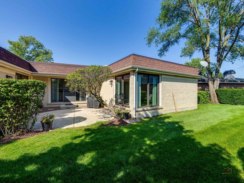 2457 Seville Circle Northbrook IL 60062