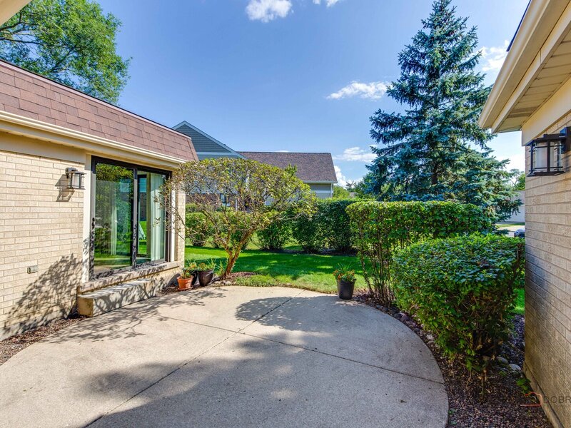 2457 Seville Circle Northbrook IL 60062