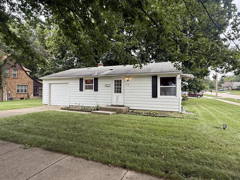 33 S Aldine Street Elgin IL 60123