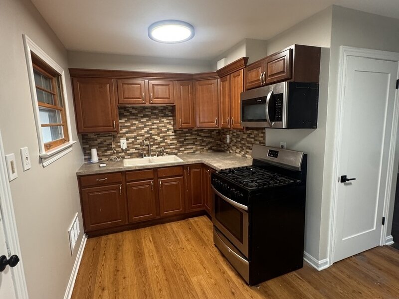 18748 Wentworth Avenue Lansing IL 60438