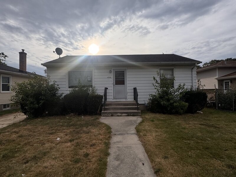 18748 Wentworth Avenue Lansing IL 60438