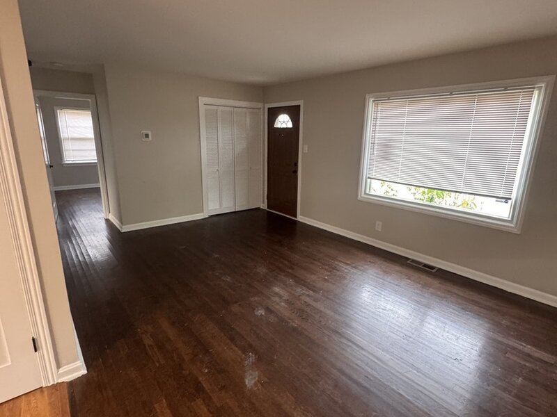 18748 Wentworth Avenue Lansing IL 60438