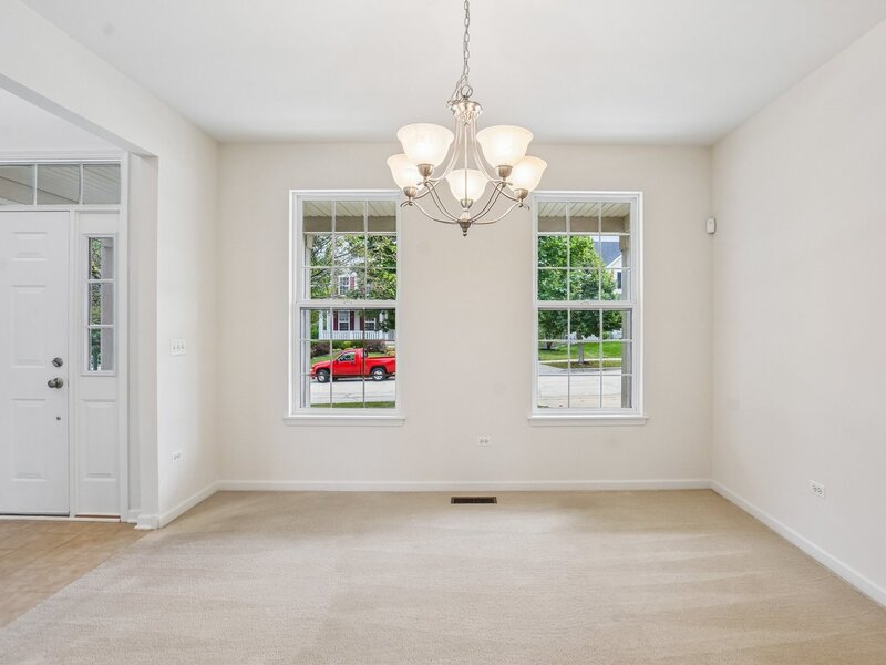 586 Wexford Drive Elgin IL 60124