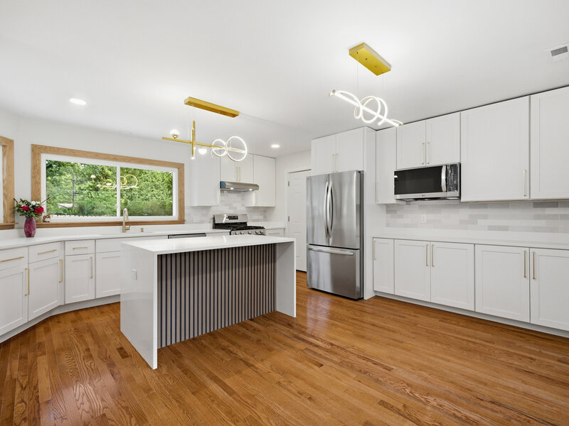 4 Kenwood Avenue West Chicago IL 60185