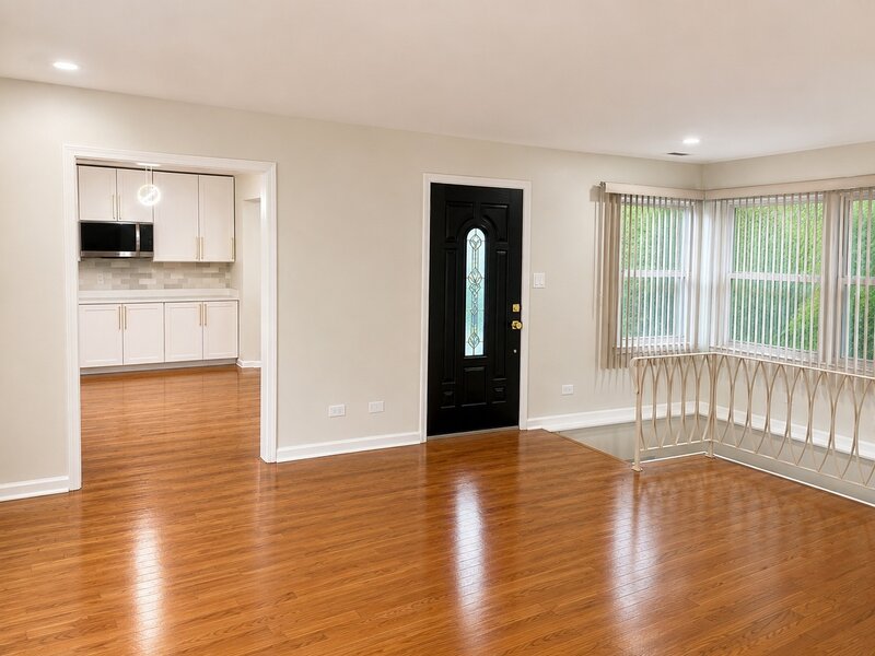 4 Kenwood Avenue West Chicago IL 60185
