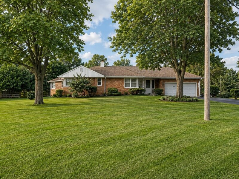 4 Kenwood Avenue West Chicago IL 60185