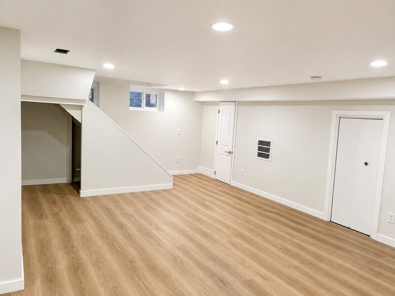 4 Kenwood Avenue West Chicago IL 60185