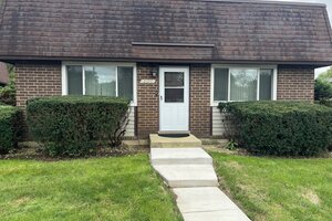 Photo of 2510 Berkshire Court Waukegan IL 60087 Unit 1