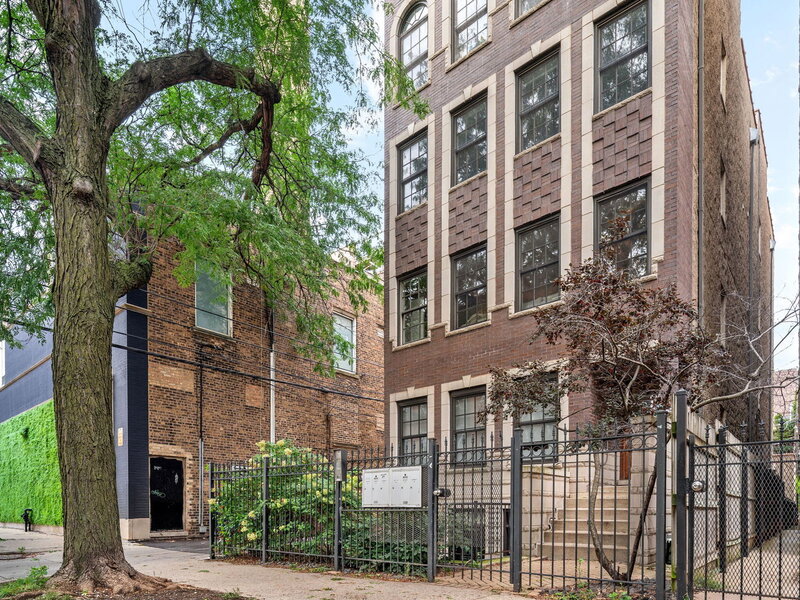 1547 N Hudson Avenue Chicago IL 60610