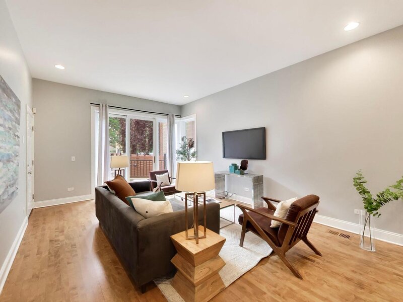 1887 N Poe Street Chicago IL 60614