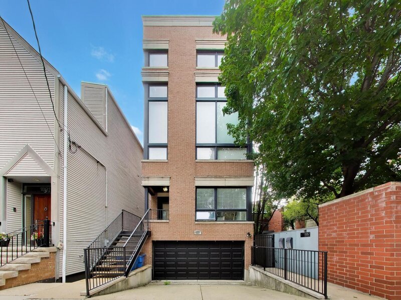 1887 N Poe Street Chicago IL 60614