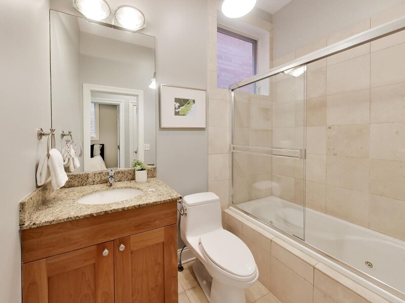 1887 N Poe Street Chicago IL 60614