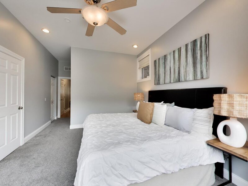 1887 N Poe Street Chicago IL 60614