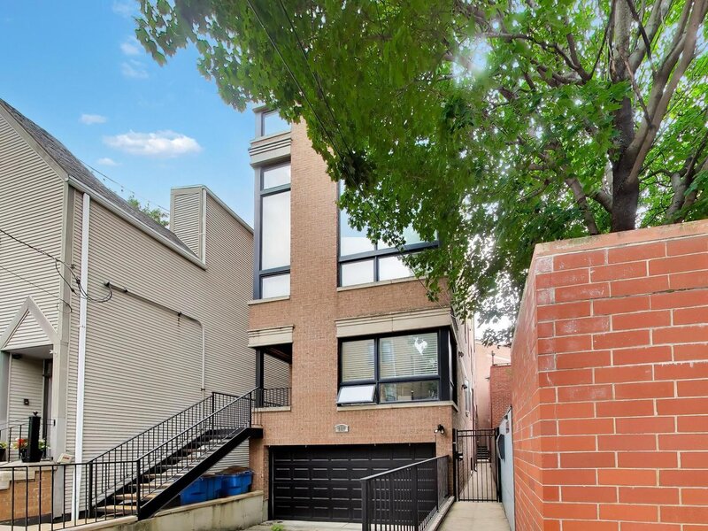 1887 N Poe Street Chicago IL 60614