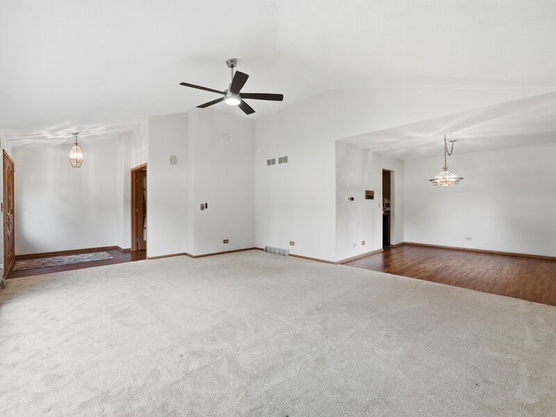 800 Ravinia Drive Shorewood IL 60404