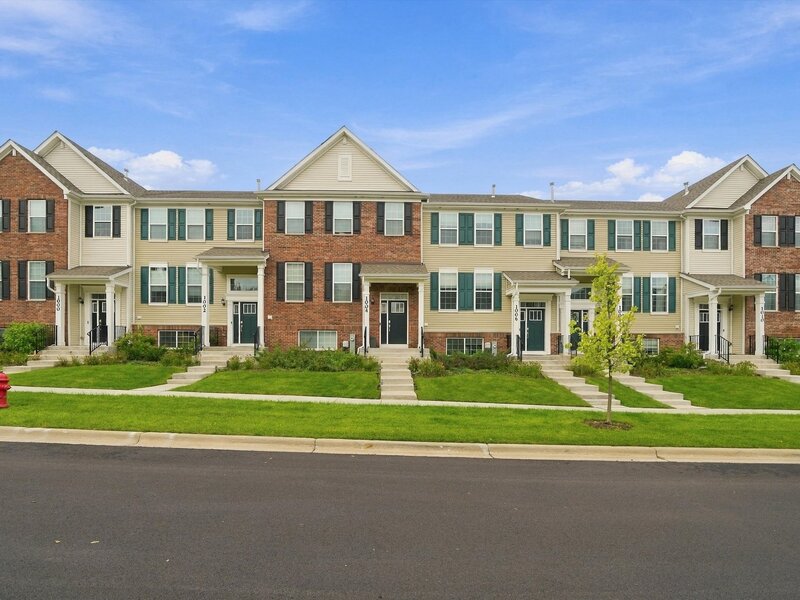 1006 Neubauer Circle Lindenhurst IL 60046