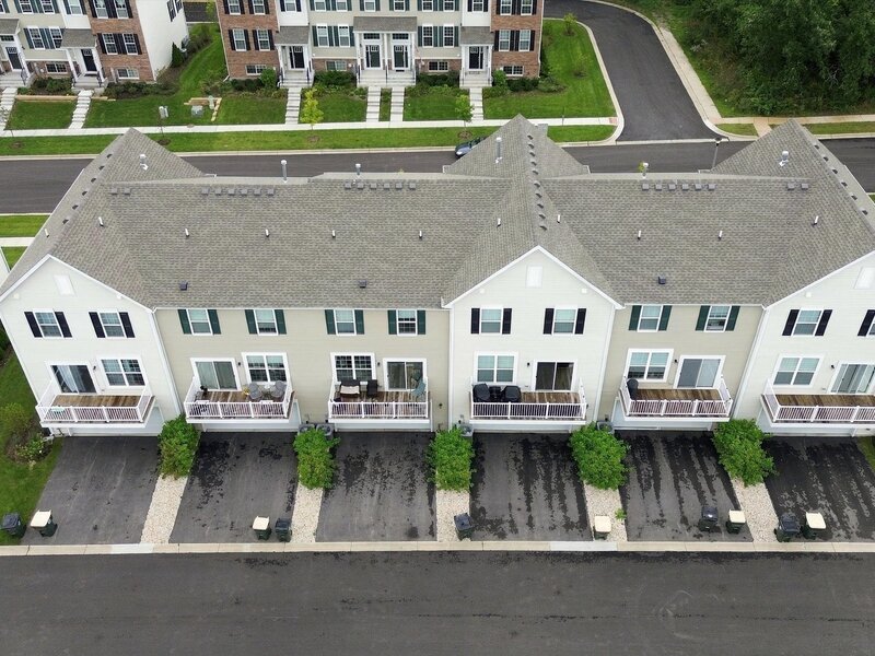 1006 Neubauer Circle Lindenhurst IL 60046
