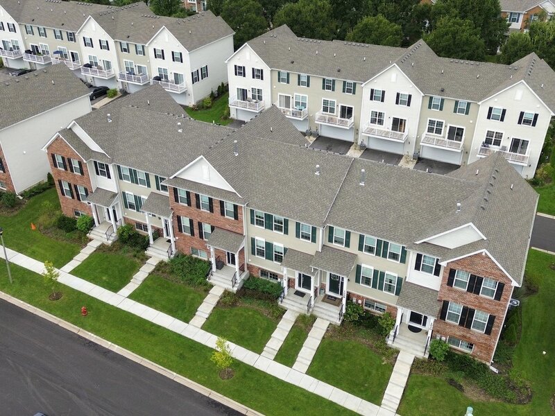1006 Neubauer Circle Lindenhurst IL 60046