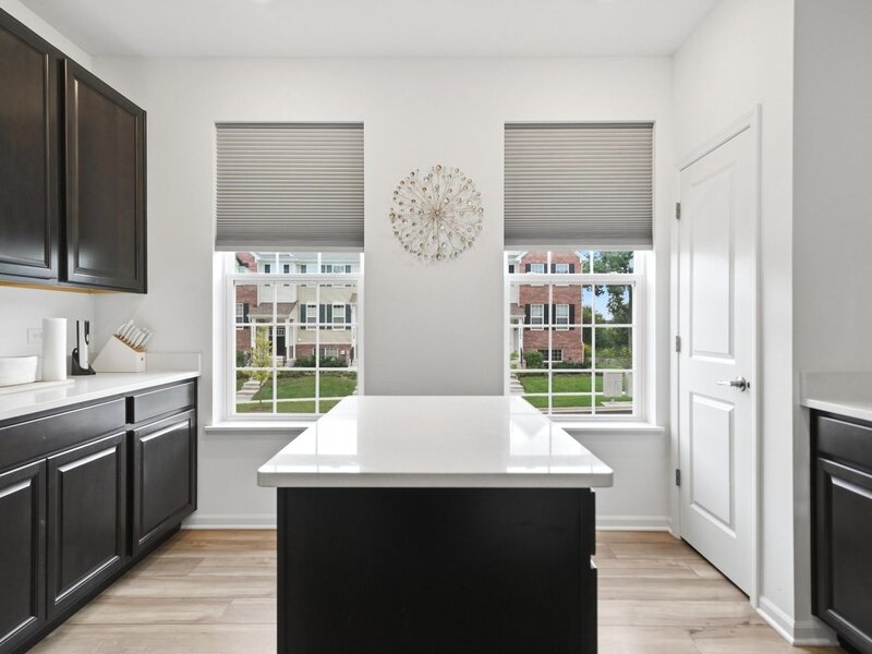 1006 Neubauer Circle Lindenhurst IL 60046