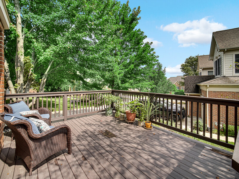 22 Red Tail Drive Hawthorn Woods IL 60047