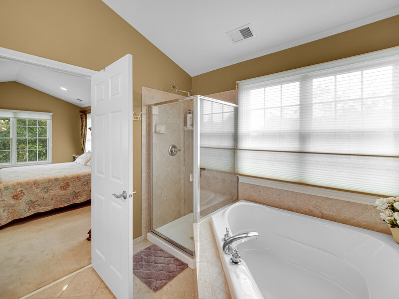 22 Red Tail Drive Hawthorn Woods IL 60047