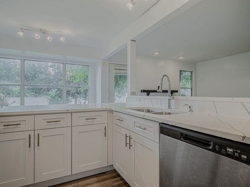 1449 Eliot Trail Elgin IL 60120