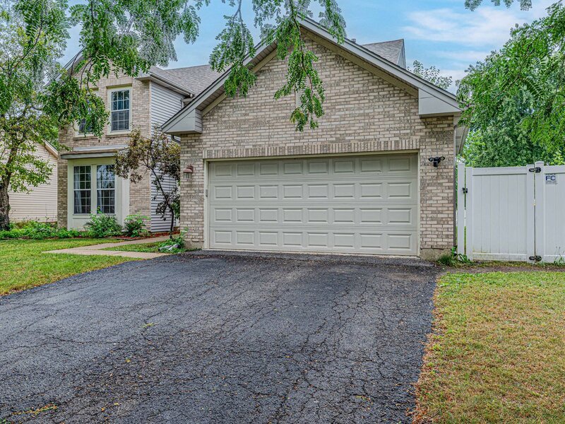 1449 Eliot Trail Elgin IL 60120