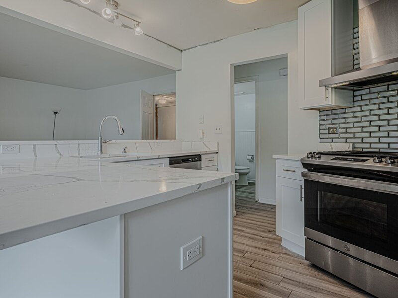 1449 Eliot Trail Elgin IL 60120