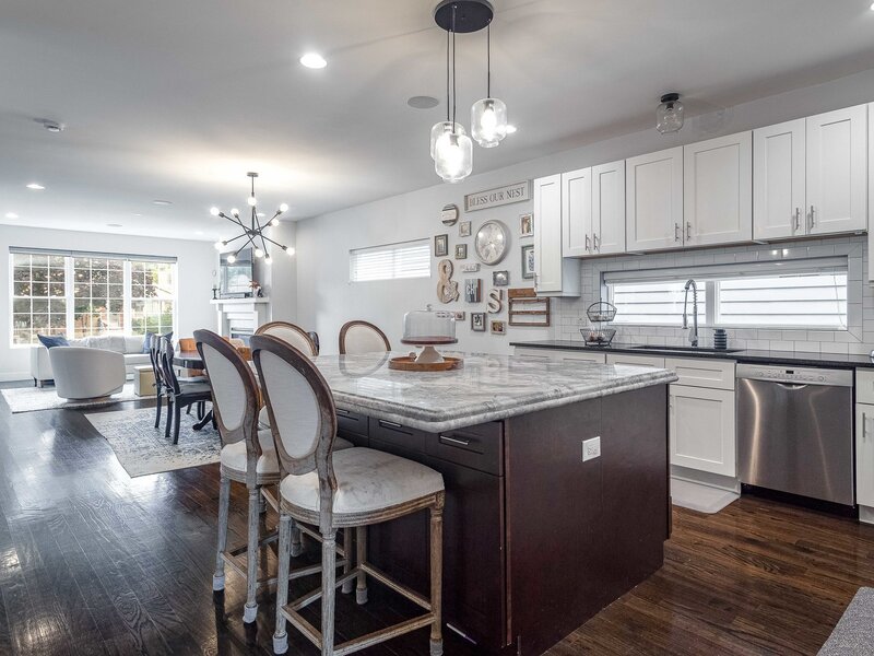 5041 N Normandy Avenue Chicago IL 60656
