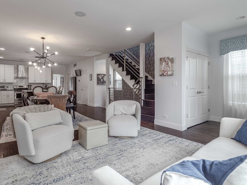 5041 N Normandy Avenue Chicago IL 60656