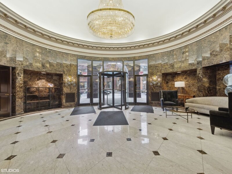 10 E Ontario Street Chicago IL 60611