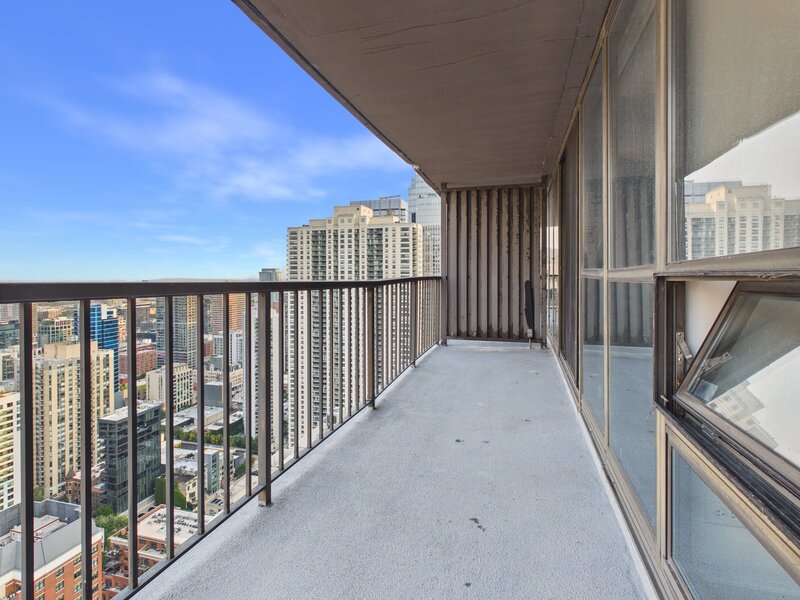 10 E Ontario Street Chicago IL 60611