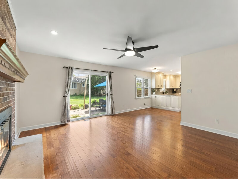 1608 Lois Ann Lane Naperville IL 60563