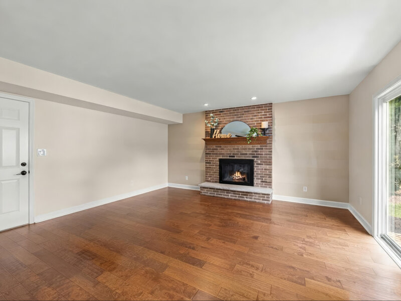 1608 Lois Ann Lane Naperville IL 60563